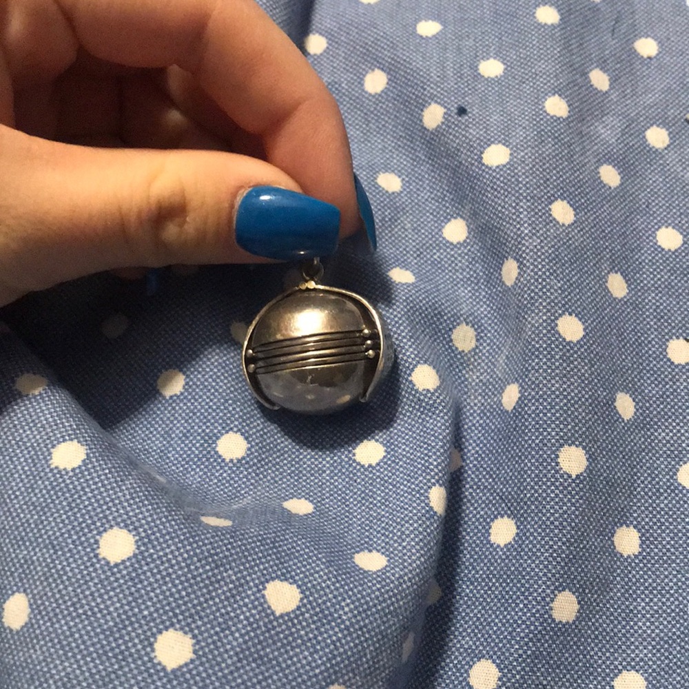 Vintage expanding locket pendant